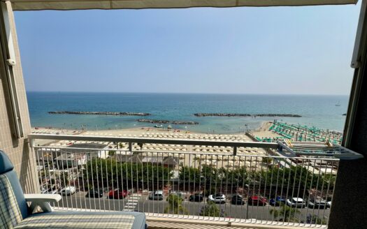 Trilocale Arredato con Vista Mare ad Arma di Taggia