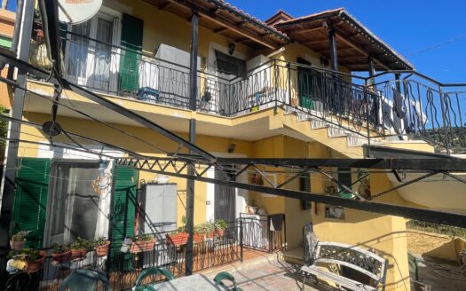 🏡 Sanremo, zona Valle Armea – Graziosa Bifamiliare in Vendita 🌳