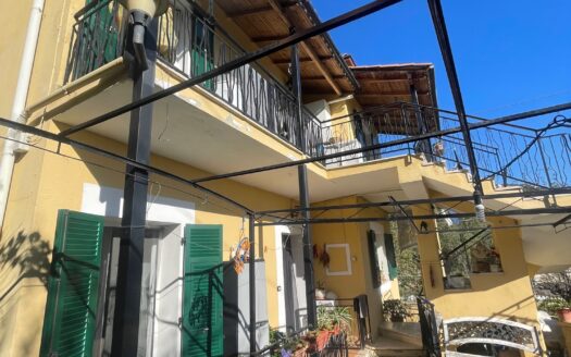 🏡 Sanremo, zona Valle Armea – Graziosa Bifamiliare in Vendita 🌳