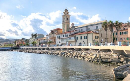 Terreno con Progetto Approvato per Villetta Unifamiliare in Vendita a Santo Stefano al Mare