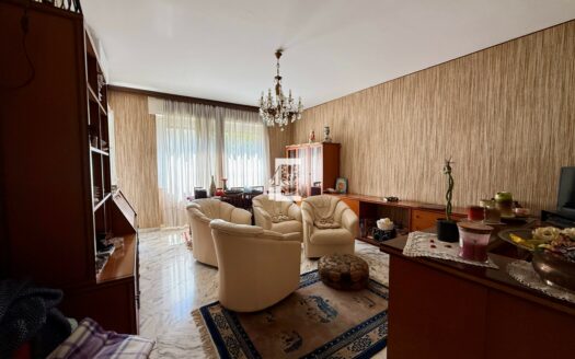 Sanremo – Ampio Quadrilocale con Terrazzo, Cantina e Posto Auto