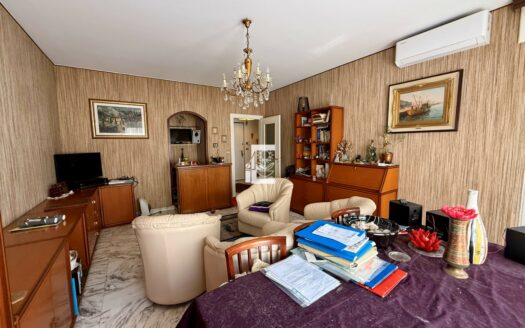 Sanremo – Ampio Quadrilocale con Terrazzo, Cantina e Posto Auto