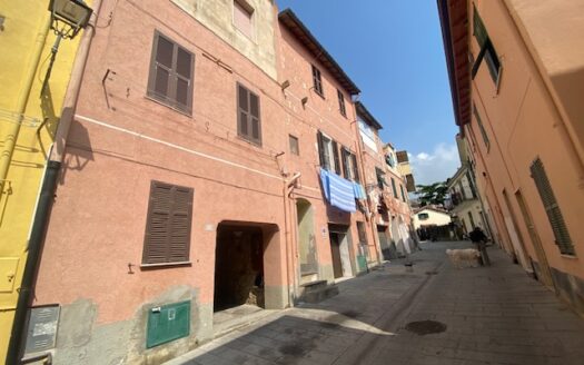 POGGIO – MONOLOCALE IN PIETRA NEL CENTRO STORICO
