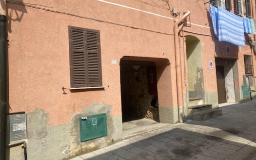 POGGIO – MONOLOCALE IN PIETRA NEL CENTRO STORICO