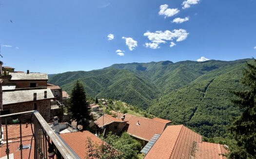 TRIORA – RUSTICO UNICO NELLA STORICA TORRE