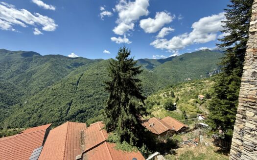TRIORA – RUSTICO UNICO NELLA STORICA TORRE