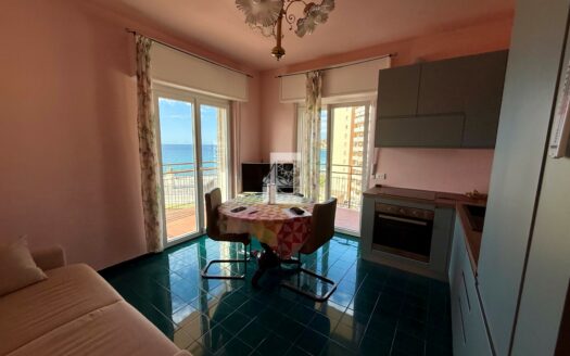 Arma di Taggia – Trilocale con Vista Mare e Monti nel Condominio Miramare