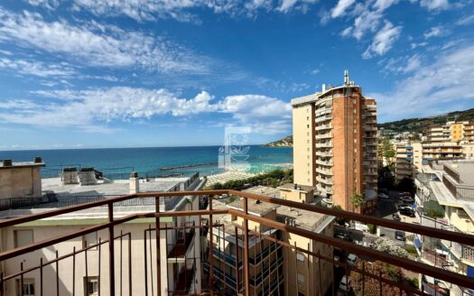 Arma di Taggia – Trilocale con Vista Mare e Monti nel Condominio Miramare
