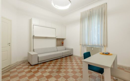 Trilocale ristrutturato in vendita in Piazzale Gabrio Piola s.n.c