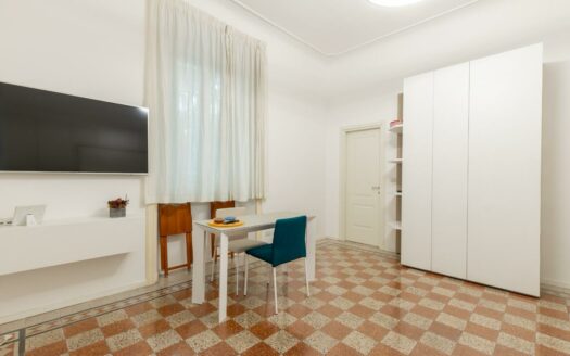 Trilocale ristrutturato in vendita in Piazzale Gabrio Piola s.n.c