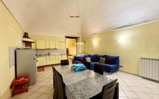 Taggia – Pentalocale in palazzo storico del XV secolo