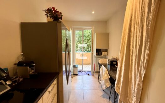 Trilocale ristrutturato a nuovo con vista mare