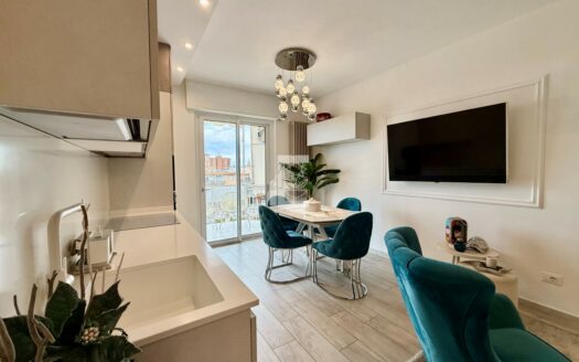 Arma di Taggia – Bilocale ristrutturato con vista mare, terrazzo e ascensore