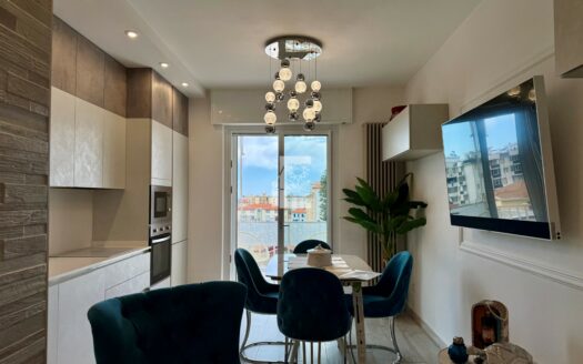 Arma di Taggia – Bilocale ristrutturato con vista mare, terrazzo e ascensore