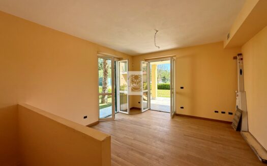 Appartamento su due piani in vendita