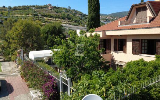 Villa Indipendente – Santo Stefano al Mare