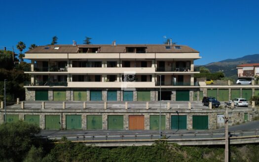 Castellaro monolocale con posto auto