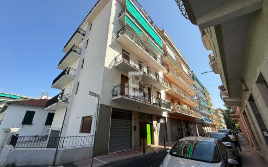 Trilocale ristrutturato a nuovo in posizione centralissima
