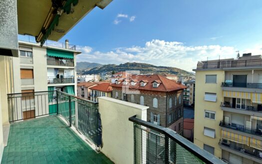 Arma di Taggia – Bilocale con terrazzo in posizione centralissima