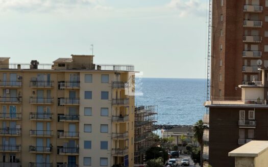 Arma di Taggia – Bilocale con terrazzo in posizione centralissima